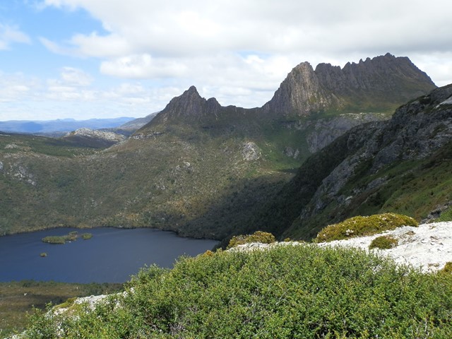 Marions Lookout via Crater Lake.jpg