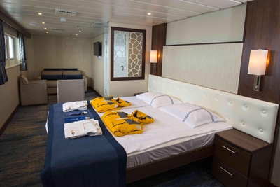 ocean adventurer ownerssuite cabin 512 rogelio espinosa