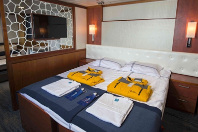 ocean adventurer suite cabin 403 rogelio espinosa