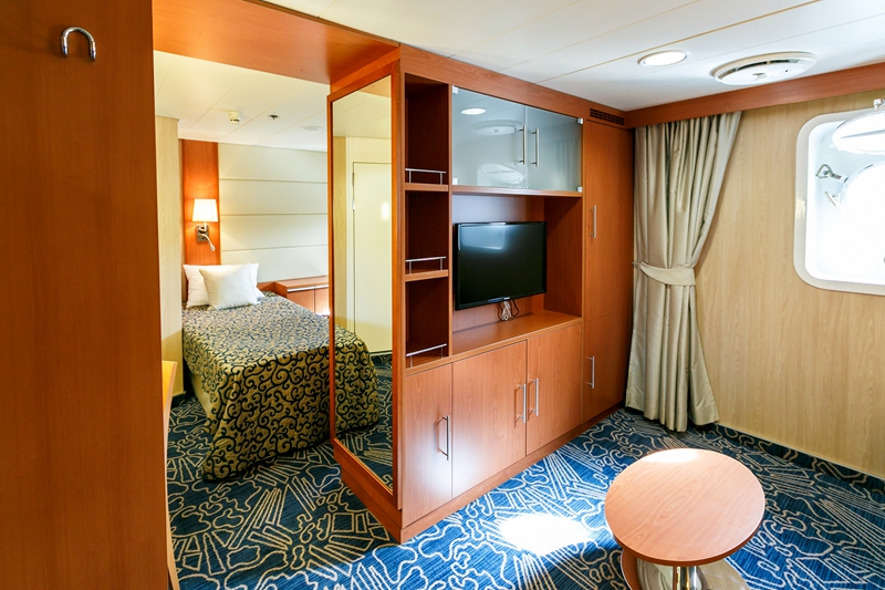 Twin Porthole Suite 2